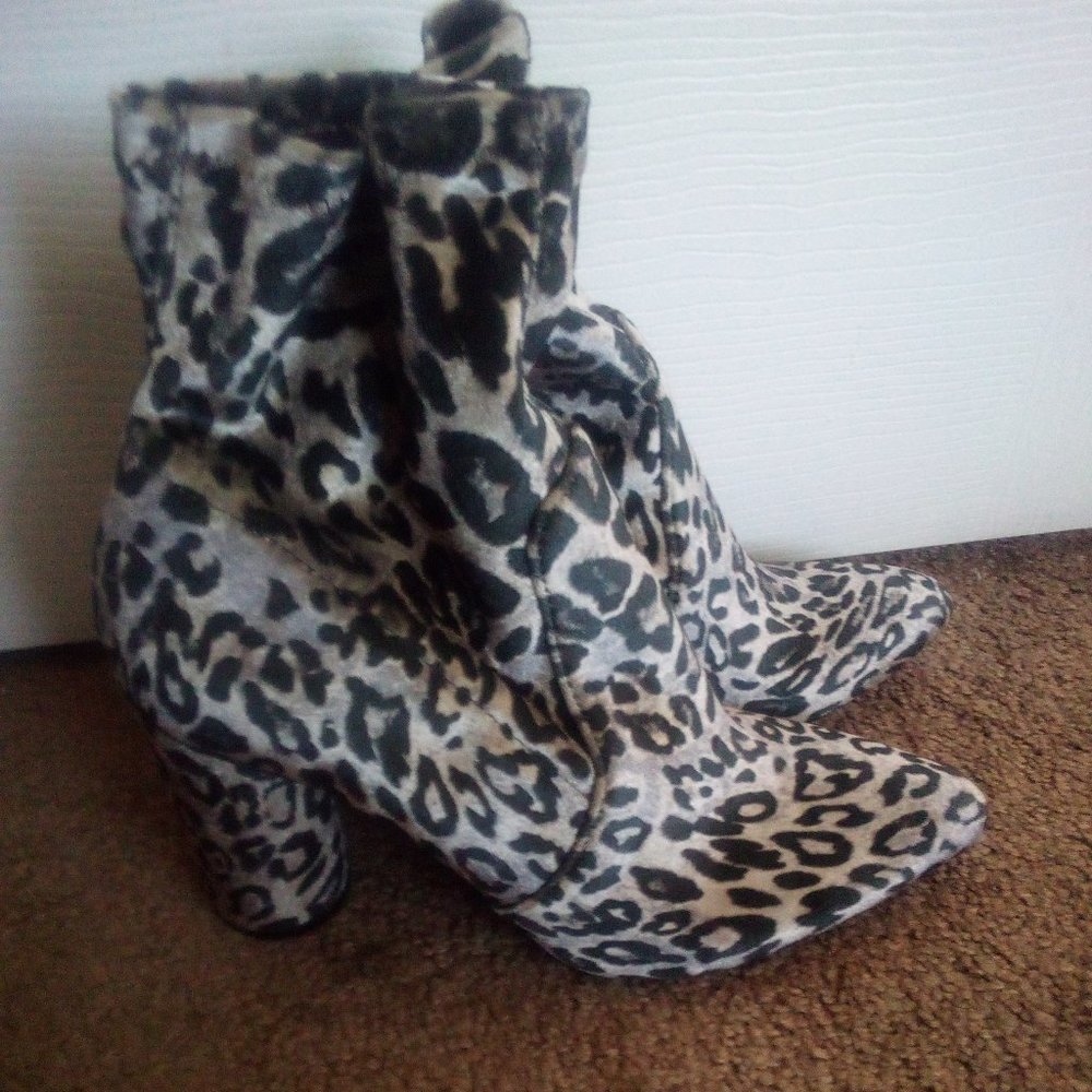 Leopard boot's